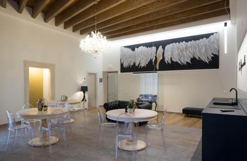 L'Aquila Bed & Breakfast | B&B Costa Masciarelli - Suite affrescate a due passi dal Duomo
