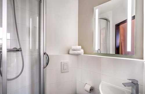 Bruhl Hotel | B&B Hotel Freiburg-Nord