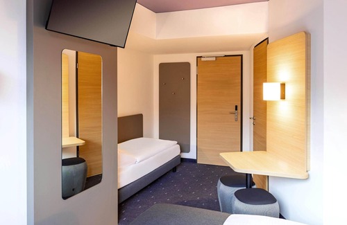 Stuttgart Hotel | B&B Hotel Stuttgart-Zuffenhausen