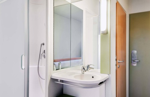 Wiesbaden Hotel | B&B HOTEL Wiesbaden-Ost