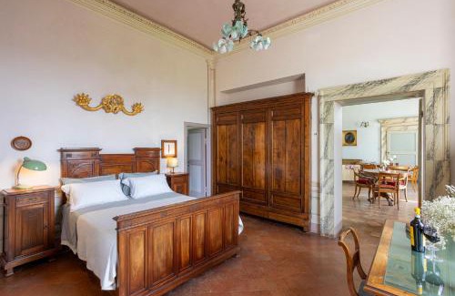 Colli del Tronto Bed & Breakfast | B&B in an 1800s Frescoed Villa with Panoramic Solarium and Historic Park - Villa Mastrangelo
