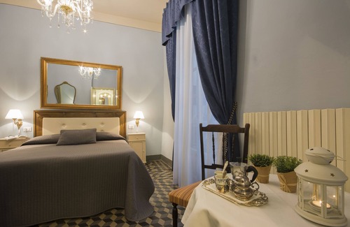 Lucca Historical Center House | B&B La Bohème