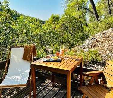 Gemenos Bed & Breakfast | B&B Les Têtes de Mules - Adults Only