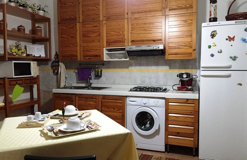 Crotone Villa | B & B Magna Grecia - villa with 2 bedrooms, 2 bathrooms, living room with 2 steps from the sea