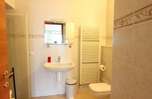 Lezzeno Bed & Breakfast | B&B Nest on the Lake