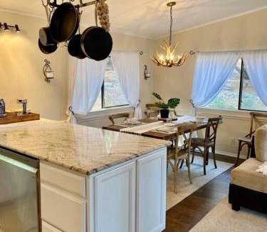 Cool House | B-B Ranch Cottage~Heart of Gold Country~*HOT TUB*