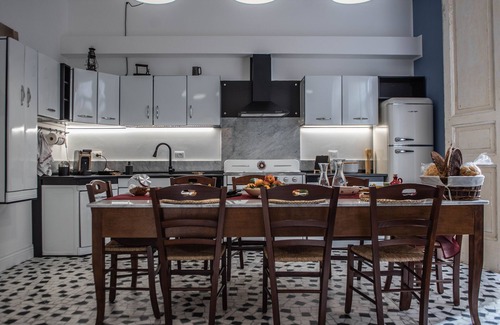 Isola del Borgo Antico Bed & Breakfast | B&B U'Panare, in Taranto's historic center a structure reminiscent of home