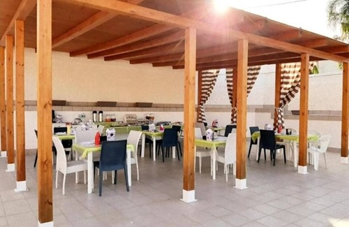 Fontane Bianche House | B&B Villa Matari: Double/Double Room with Single Beds