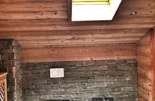 Malonno Apartment | B&B Woodensuite