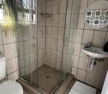 Greater Johannesburg Metropolitan Area House | B-Hive at Devland Room 2
