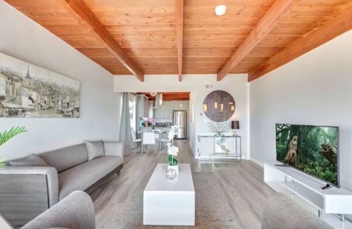 Old Towne Apartment | #B - SEAL BEACH OCEAN VIEW 2BD HOME