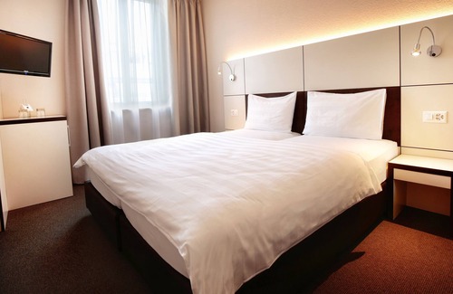 Basel Hotel | b smart motel Basel