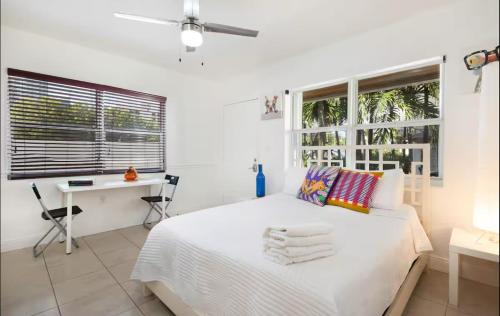 Edgewater Apartment | B11 Design District Studio Short drive 2 beach
