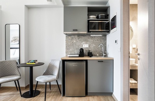 Dafni-Ymittos Apartment | B48 Athens Dafni