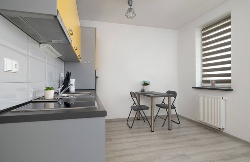 Kostuchna Apartment | Bażantów Studio Katowice by Renters