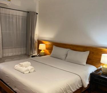 Phan House | Baan Khoyee Boutique บ้านโกยีบูทีค