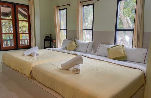 Chakphong Hotel | Baanboonpetch Resort
