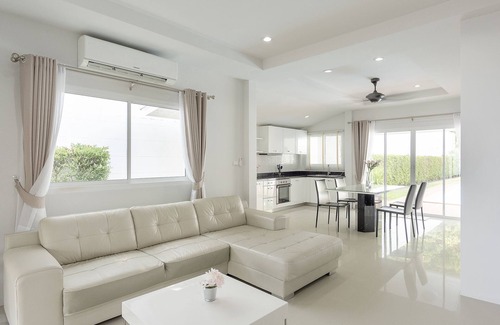 Pa Klok Villa | BaanPromphun Pool Villa by BV