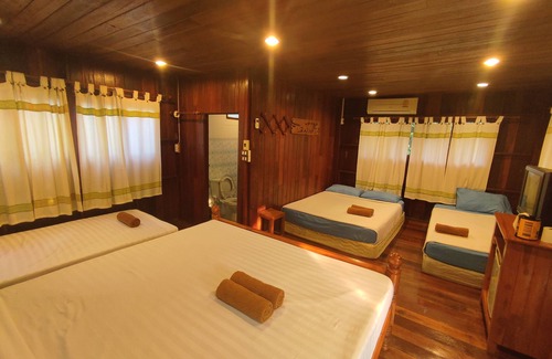 Bang Khonthi Hotel | Baansuanlynjee Maeklong Resort