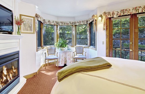 Westside Santa Cruz House | Babbling Brook Inn