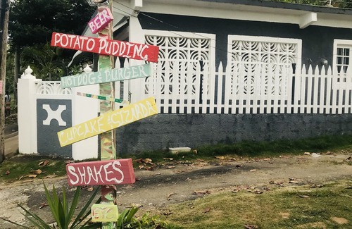 Long Bay House | Back Packer’s Paradise