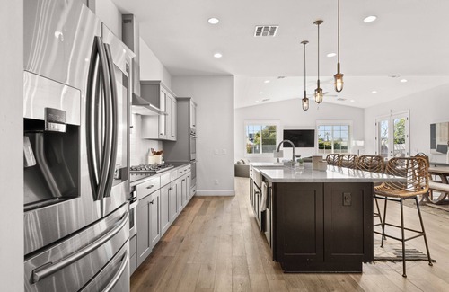 Camelback East Villa | Backyard Resort Heated Pool Outdoor Kitchen