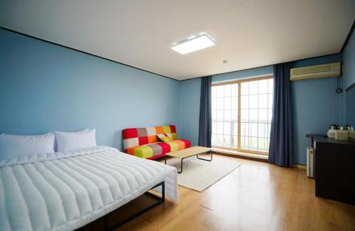 Byeonsan House | Bada Jeonmang With Hill Pension