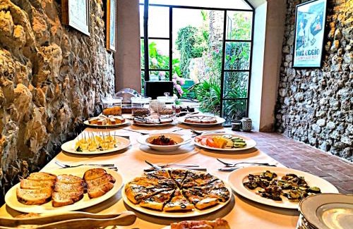 Camaiore Bed & Breakfast | Badia Giulia Prestigious Historical B&B, Camaiore - Adults Only - No Pets