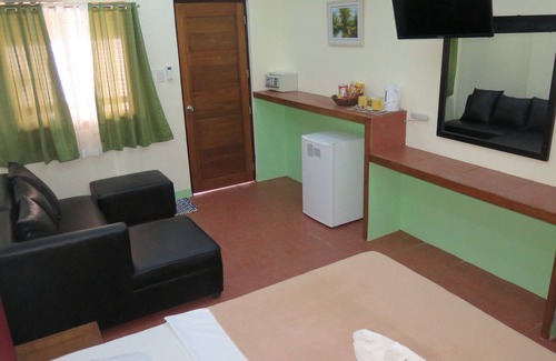 Puerto Galera Resort | BADLADZ Beach & Dive Resort - King Pool Suite