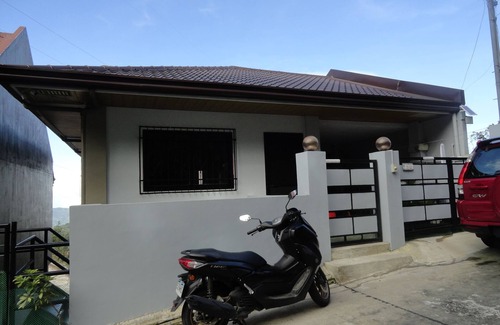 Baguio Bed & Breakfast | Baguio City Area - Suburban living in surrounding majestic mountains & Sunset