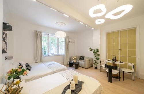 Changning Apartment | Bai