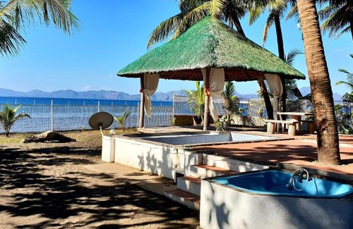 Balayan House | BALAYAN Beach House w/ Dipping Pool & Jacuzzi