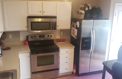 New Albany Condo | Balcony, Washer/Dryer, Gym, Pool, Coffee shop, Side Walks, The Goat Restaurant
