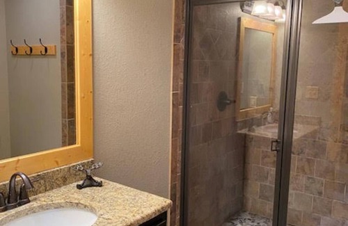 Baldwin City Cabin | Baldwin City's Tallgrass lodge