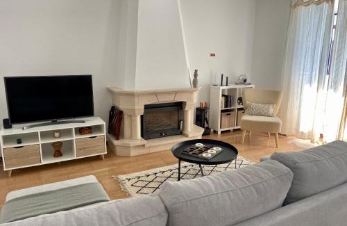 Capelas House | Baleeiro do Cais:Harbour House, Fishing, Fireplace
