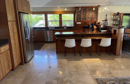 Pupukea House | Bali-Inspired White Sand Beachfront House w/Large Deck, GYM, & Lots of Toys!nn