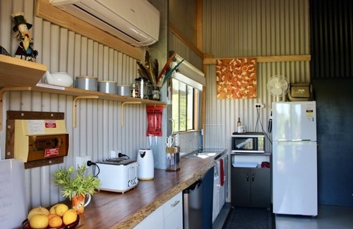 Balingup Cottage | Balingup Rustic Retreat - Marian Ponds.Saltwater swimming pool, great gardensn