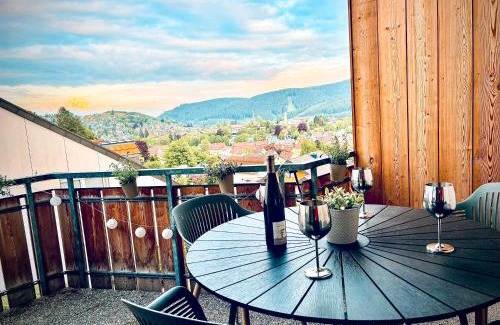 Neustadt Apartment | Balkon mit Schwarzwaldblick, Tischfußball, Hunde frei, familienfreundlich