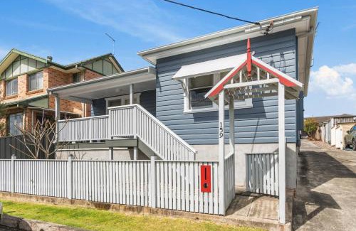 Balgownie House | Bally Escape - Cottage Serenity in a Scenic Village