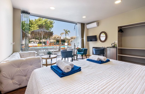 Ixia Hotel | Bamboo Suites Adults Only