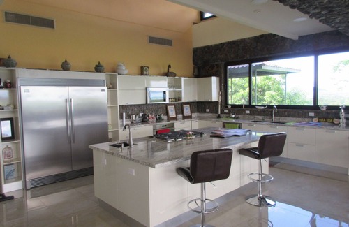 Cocle Villa | Bamboo Villa- Luxury Ocean and Mountain View Villa with Infinity Pool