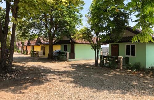 Takhli House | Ban Rai Plai Na บ้านไร่ปลายนารีสอร์ท