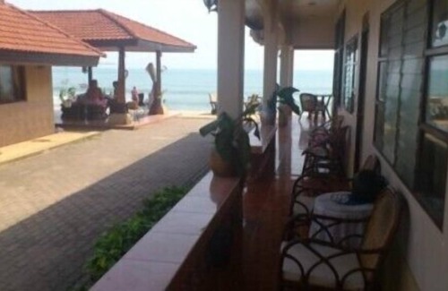 Pak Khlong Hotel | Bang Boet Bay Beach Resort