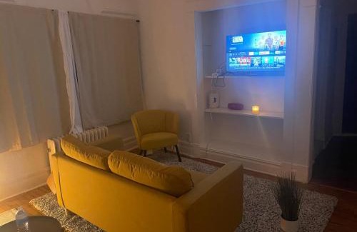 South Side House | Banlieue Pillars Maison