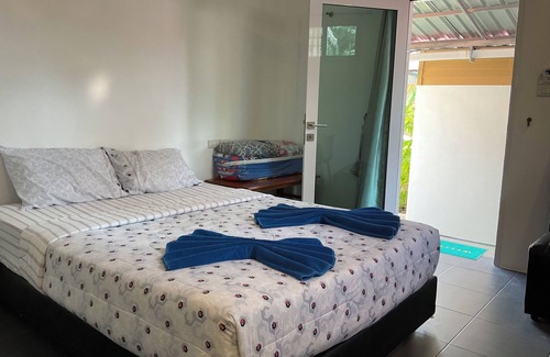Khanom Hotel | Bansabai pool villa guesthouse