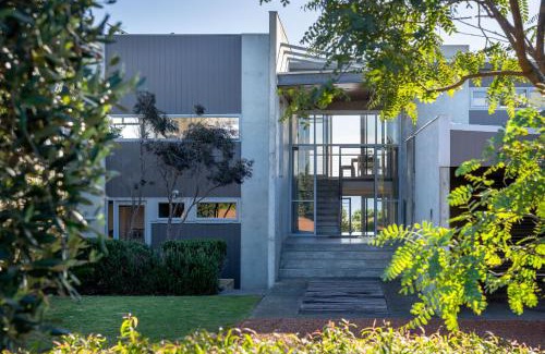 Peppermint Grove Beach House | Banyandah I Private Properties