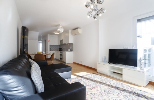 Santa Engracia Apartment | Barbadinhos Apartments in Lisbon Historic Neighborhood