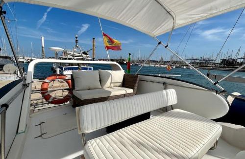 Poblats Maritims Boat Rental | Barco Apartamento Playa Valencia