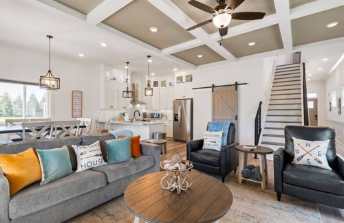 Winchester House | Barefoot Breeze w/Pool, Kayaks, Fireplace