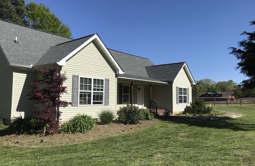 Tryon House | Bargain housing Minutes from Tryon International Equestrian Center